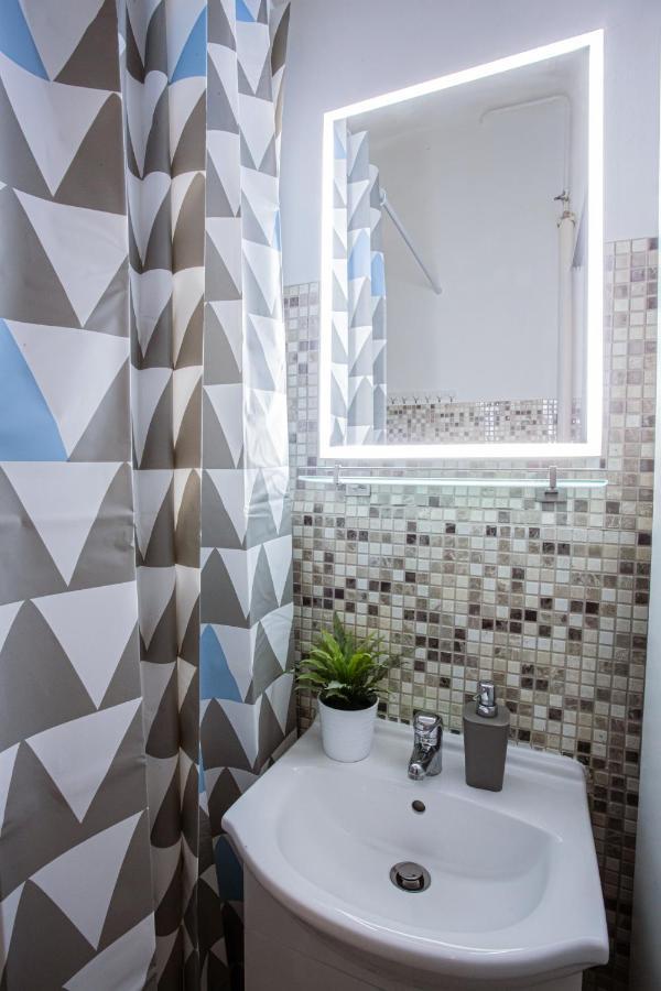 Vaci Street Apartment *