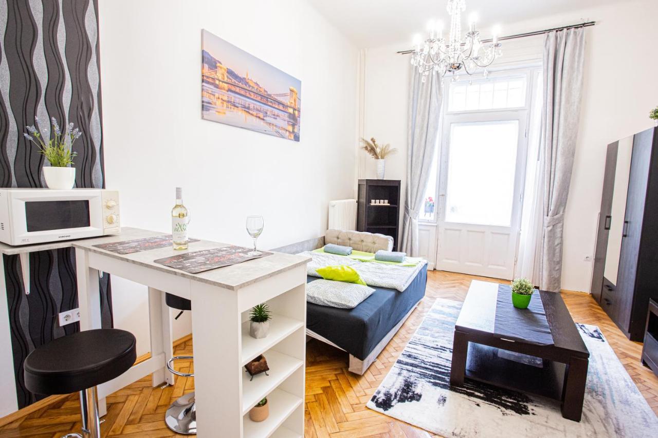 Vaci Street Apartment