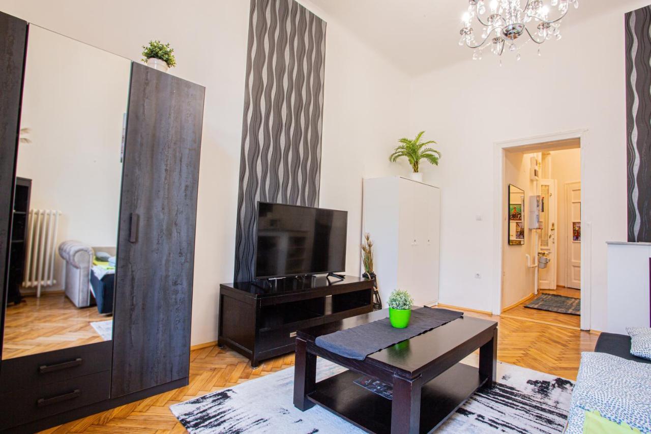 Apartment Vaci Street *